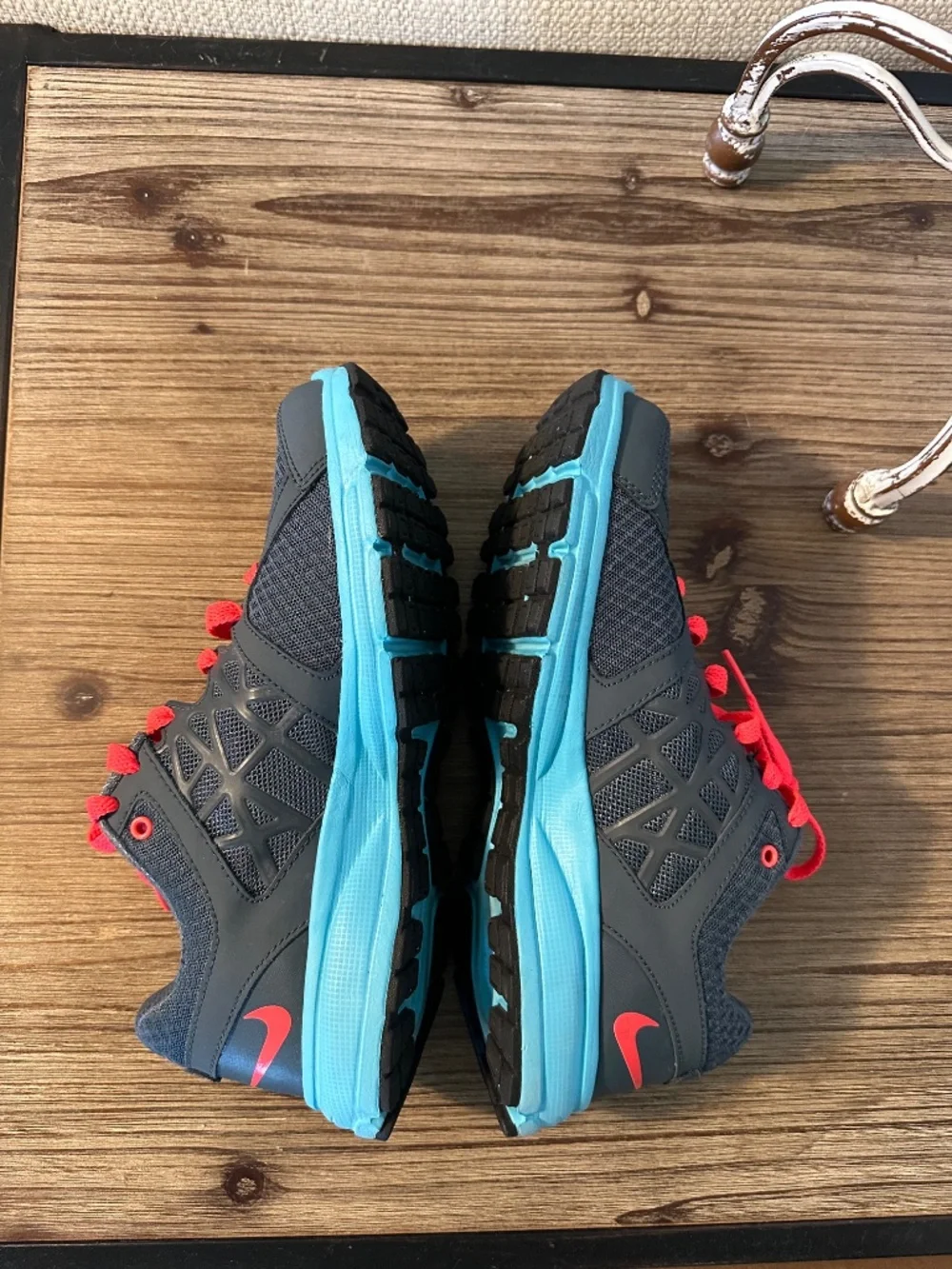 Nike Relentless 2 Running Shoe, size 8, Turquoise, gray and coral - EUC